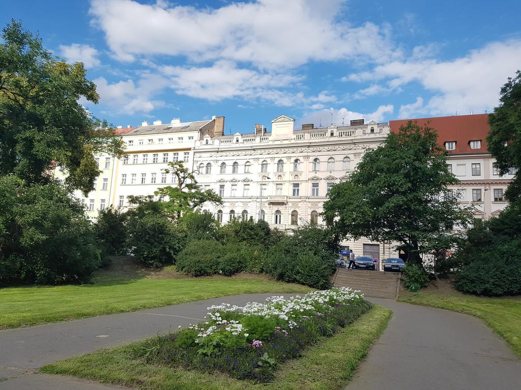 Charles Apartment Прага Экстерьер фото