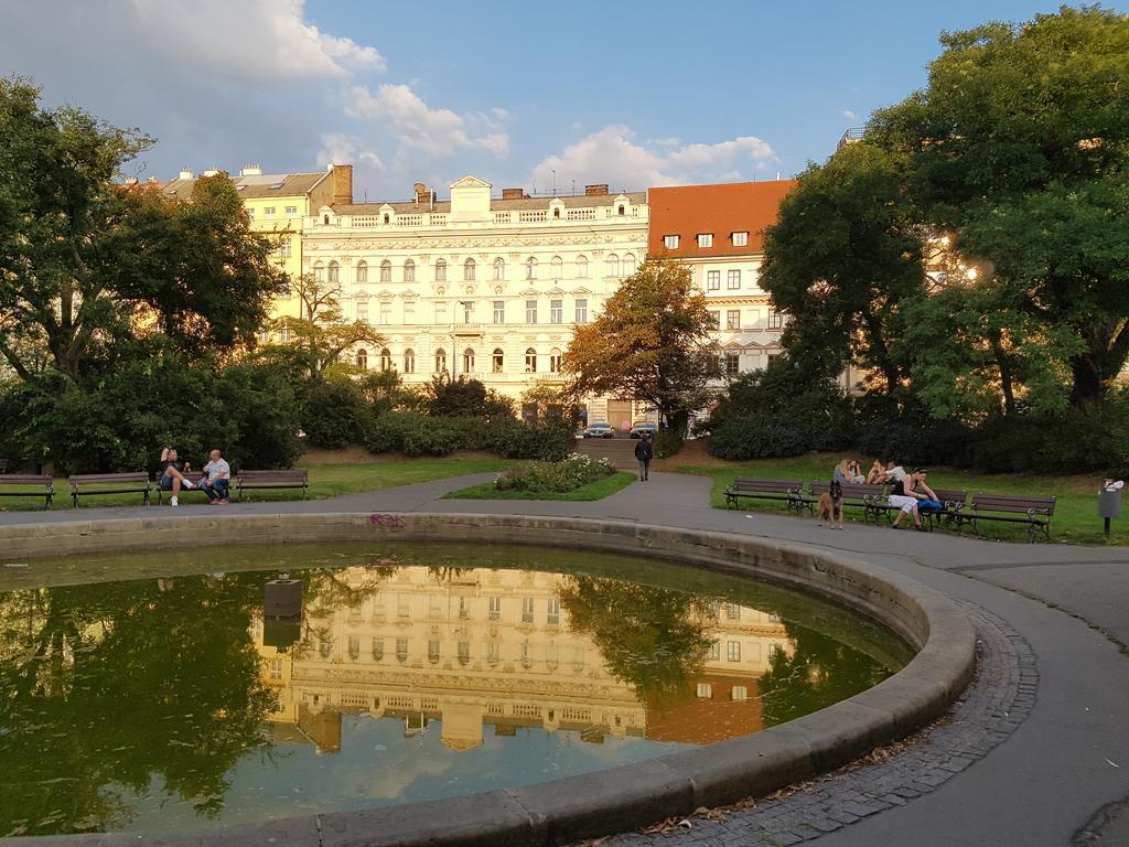 Charles Apartment Прага Экстерьер фото